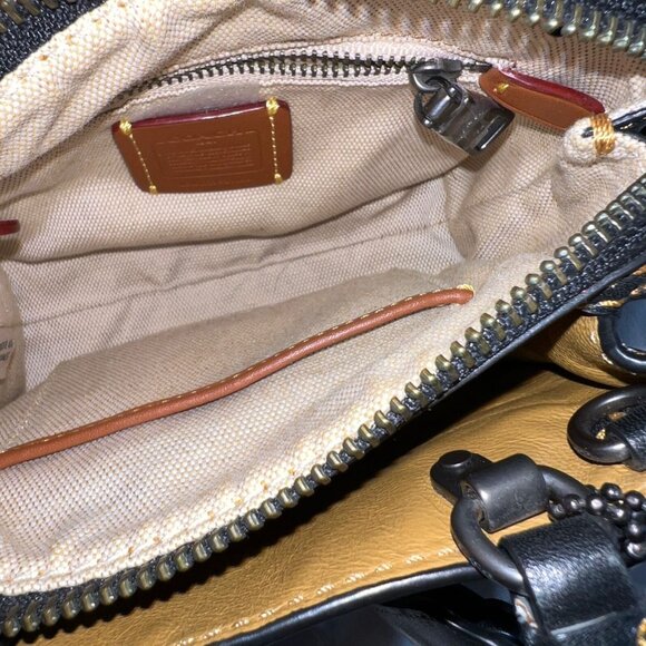 Very Rare Coach Rogue 17 with Car Print - Picture 5 of 12